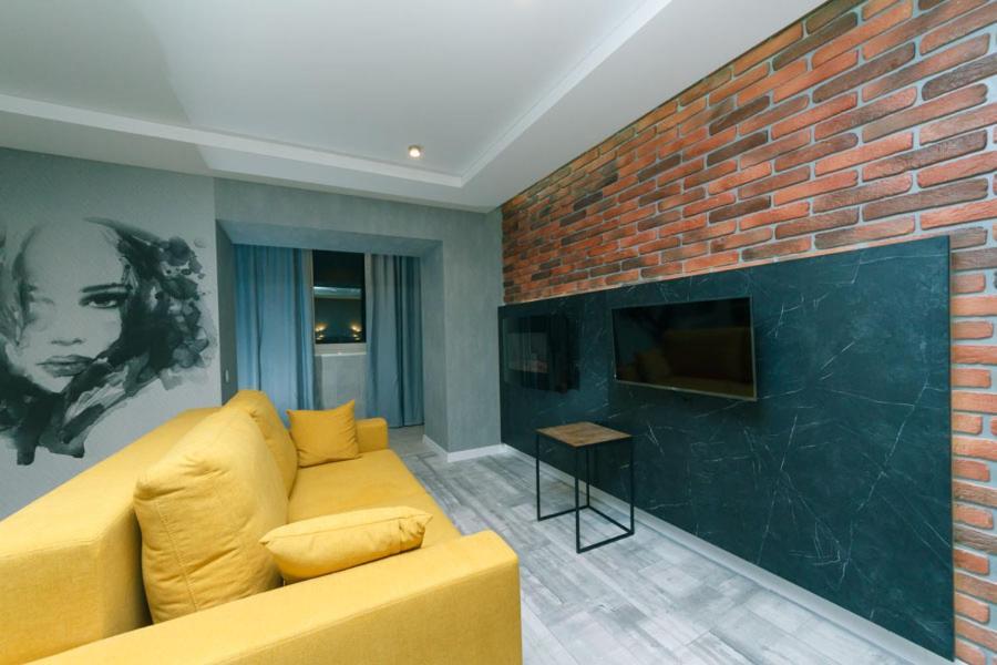 7 Вулиця Саксаганського Apartment Kyiv Exterior photo