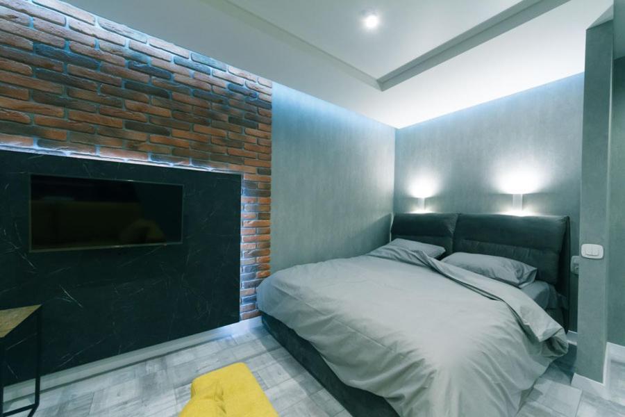 7 Вулиця Саксаганського Apartment Kyiv Exterior photo