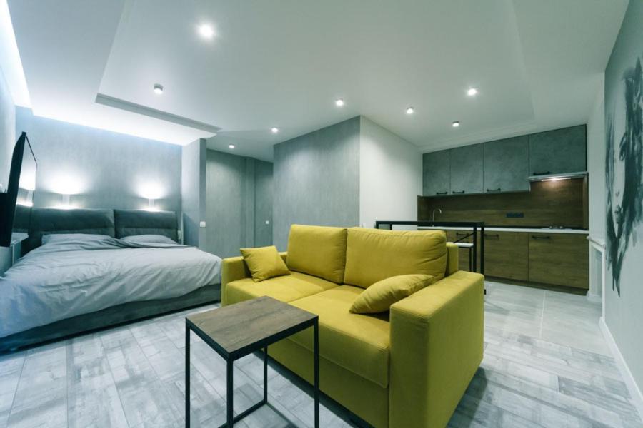 7 Вулиця Саксаганського Apartment Kyiv Exterior photo